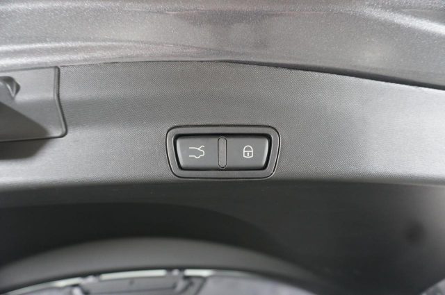 ALFA ROMEO Stelvio usata, con Sedile posteriore sdoppiato