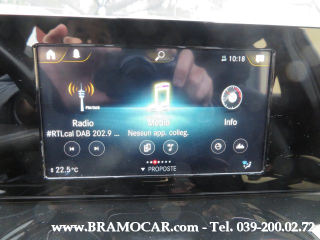 MERCEDES-BENZ GLB 180 usata, con Volante in pelle