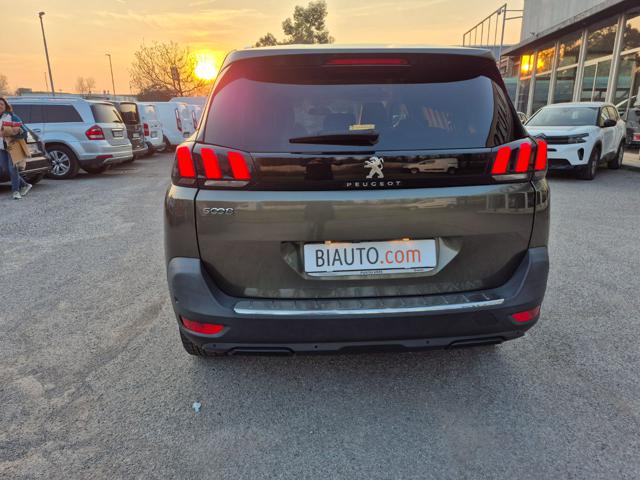 PEUGEOT 5008 usata, con Airbag laterali