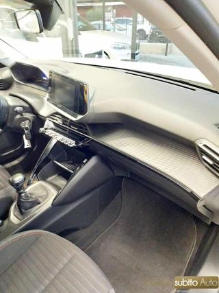 PEUGEOT 2008 usata 27