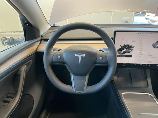 TESLA Model Y usata, con Park Distance Control