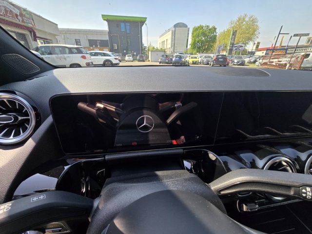MERCEDES-BENZ GLA 200 usata, con Boardcomputer
