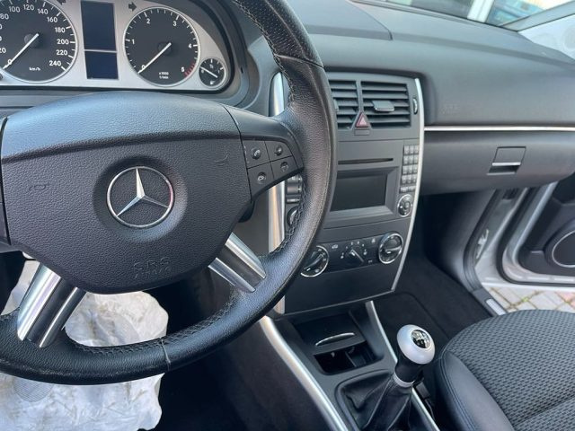 MERCEDES-BENZ B 200 usata, con Chiusura centralizzata