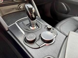 ALFA ROMEO Stelvio usata, con Controllo automatico clima