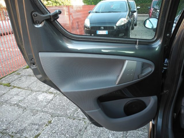 TOYOTA Aygo usata 36