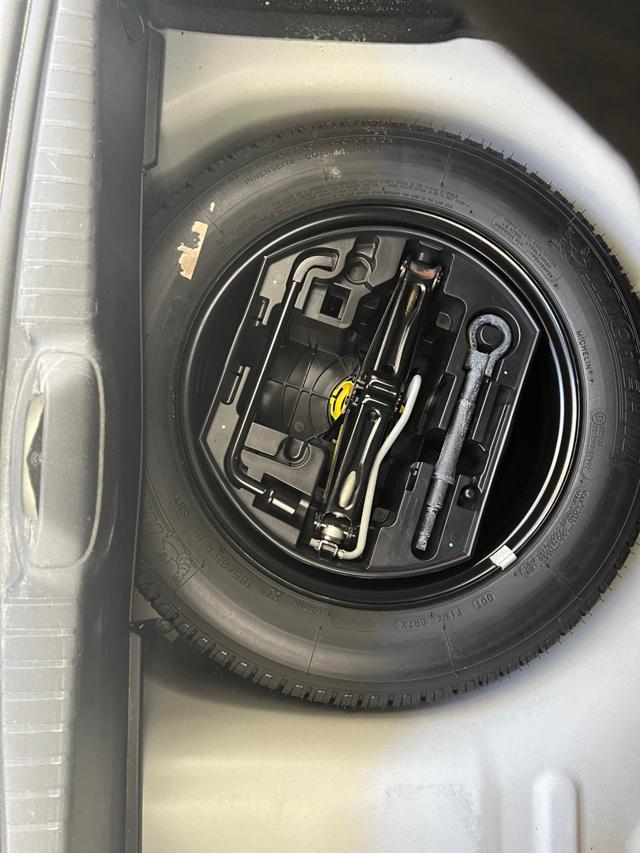 PEUGEOT 208 usata, con Autoradio