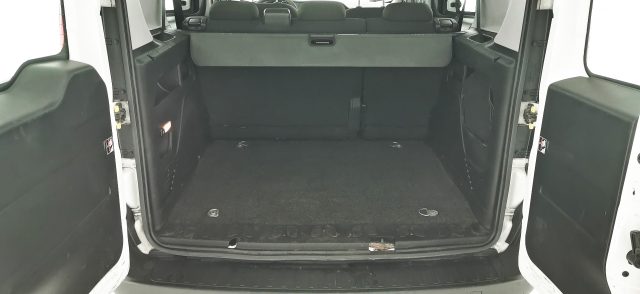 FIAT Doblo usata, con Sedile posteriore sdoppiato