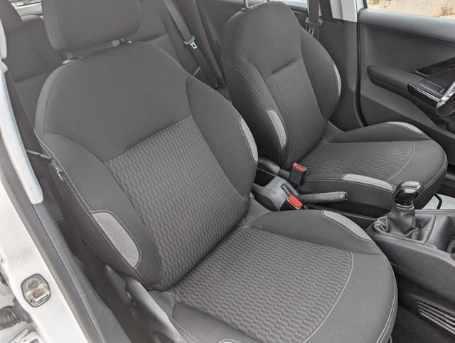PEUGEOT 208 usata, con Autoradio