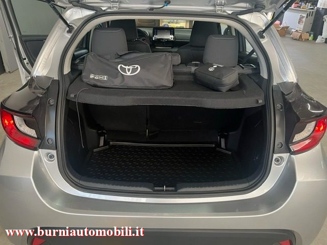 TOYOTA Yaris usata, con Isofix