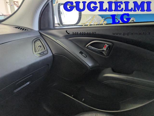 HYUNDAI iX35 usata, con Sensori di parcheggio posteriori