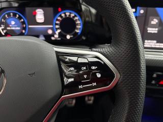 VOLKSWAGEN Golf usata, con Touch screen