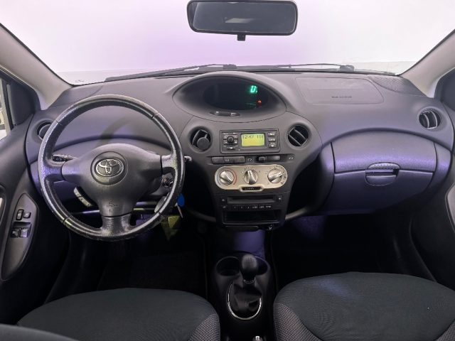 TOYOTA Yaris usata 6
