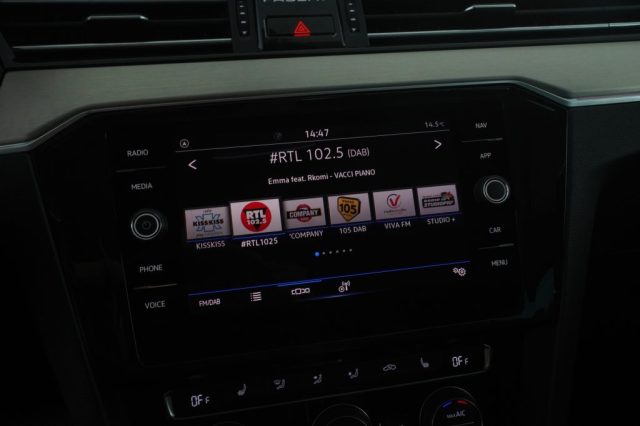 VOLKSWAGEN Passat usata 17