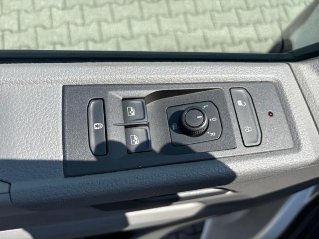 VOLKSWAGEN Transporter usata 11