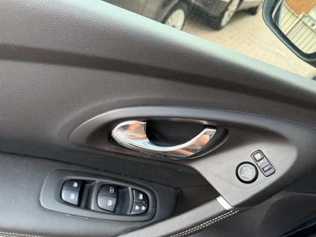 RENAULT Captur usata, con Controllo automatico clima