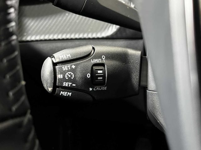 PEUGEOT 2008 usata 27