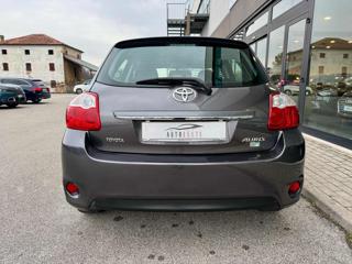 TOYOTA Auris usata, con Autoradio