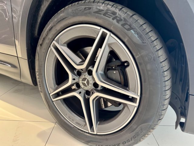 MERCEDES-BENZ GLB 200 usata, con Chiusura centralizzata