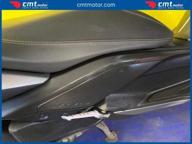 YAMAHA X-Max 400 usata 8