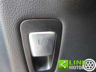 MERCEDES-BENZ V 220 usata, con Volante in pelle