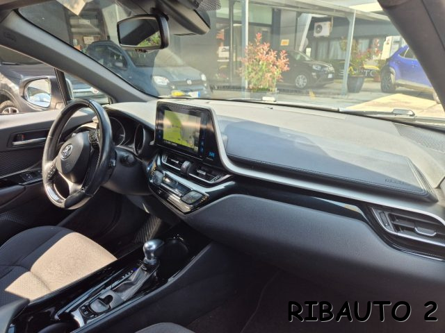 TOYOTA C-HR usata, con MP3