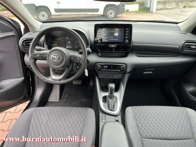 TOYOTA Yaris usata, con Volante multifunzione