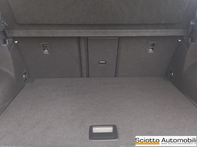 VOLKSWAGEN T-Roc usata, con Autoradio digitale
