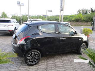 LANCIA Ypsilon usata, con Autoradio