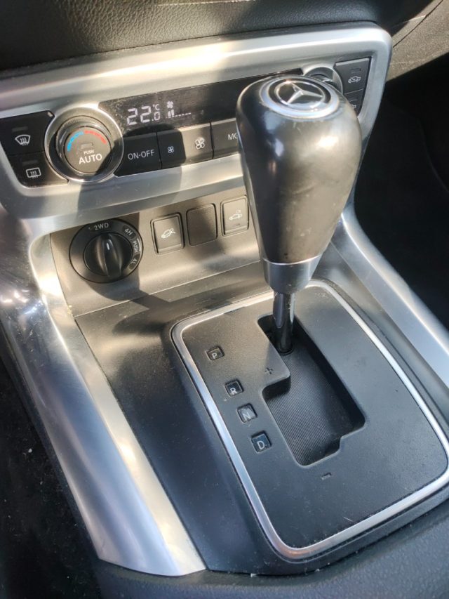MERCEDES-BENZ X 250 usata, con Controllo automatico clima