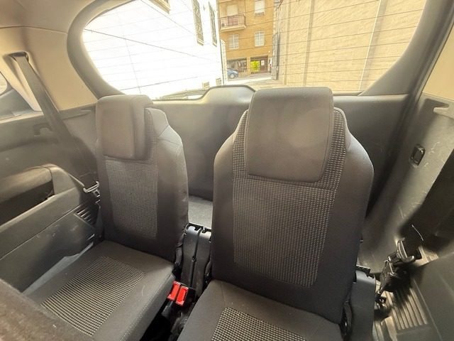 PEUGEOT 5008 usata, con Boardcomputer