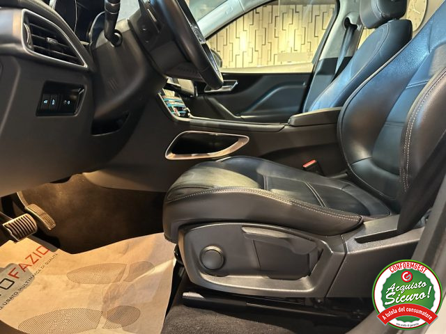 JAGUAR F-Pace usata, con Leve al volante