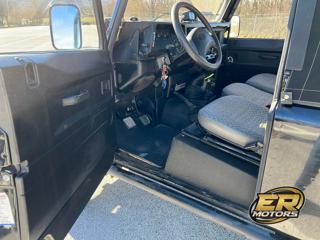 LAND ROVER Defender usata 27
