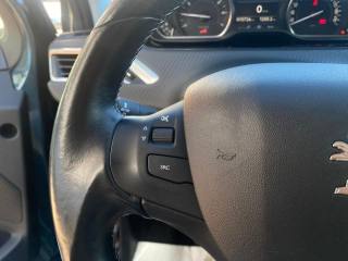 PEUGEOT 2008 usata, con Controllo automatico clima
