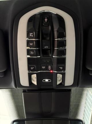 PORSCHE Cayenne usata 25