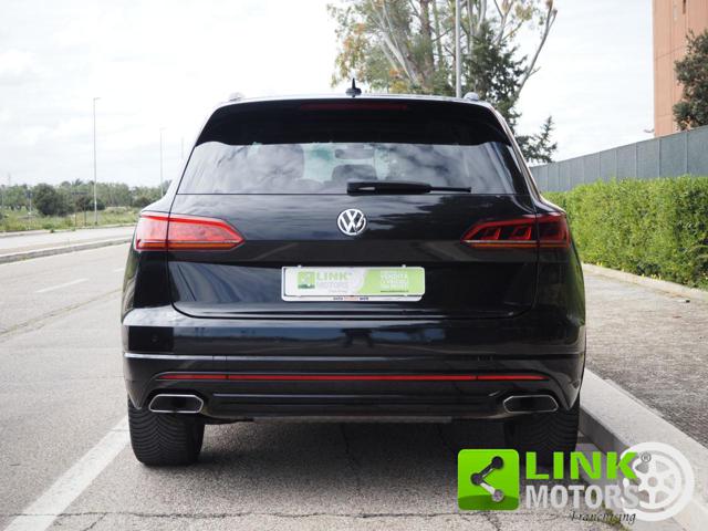 VOLKSWAGEN Touareg usata, con Park Distance Control