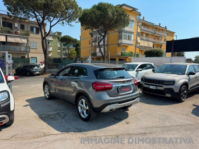 MERCEDES-BENZ GLA 200 usata, con Autoradio