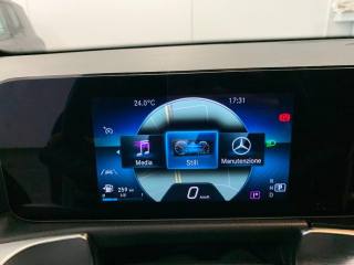 MERCEDES-BENZ GLB 180 usata, con Sensori di parcheggio anteriori