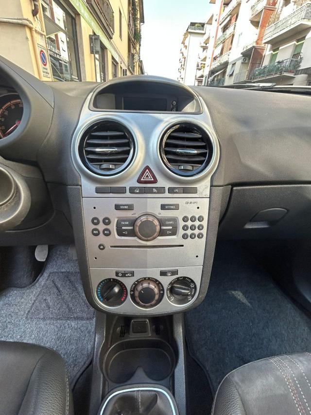 OPEL Corsa usata, con Climatizzatore