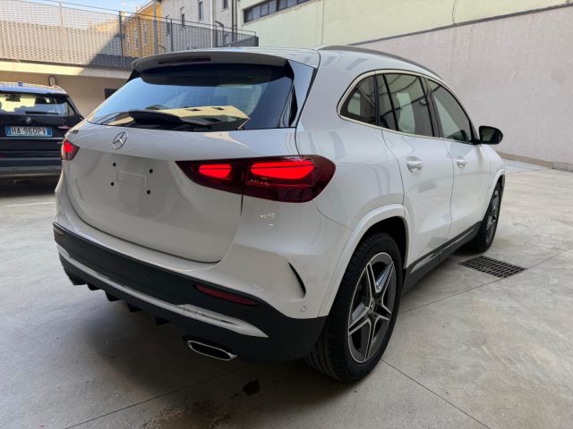 MERCEDES-BENZ GLA 180 usata, con Autoradio