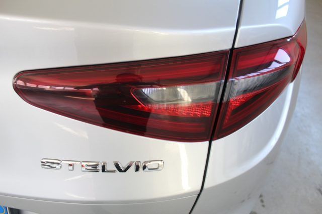 ALFA ROMEO Stelvio usata, con Sistema di navigazione