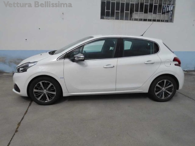 PEUGEOT 208 usata, con Airbag laterali