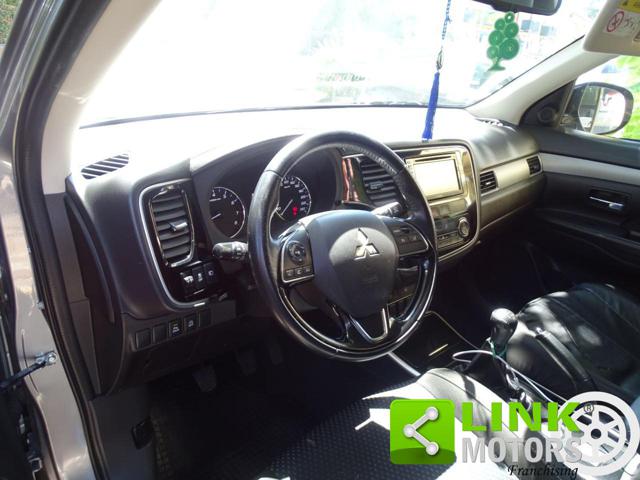MITSUBISHI Outlander usata, con USB