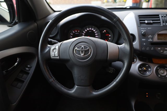 TOYOTA RAV 4 usata, con USB