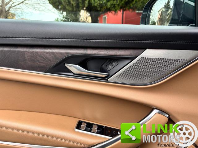 JAGUAR XF usata, con Trazione integrale