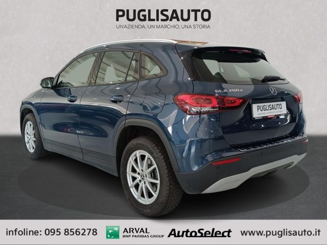 MERCEDES-BENZ GLA 200 usata, con Cerchi in lega