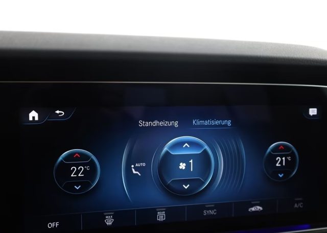 MERCEDES-BENZ E 220 usata, con Sistema di navigazione