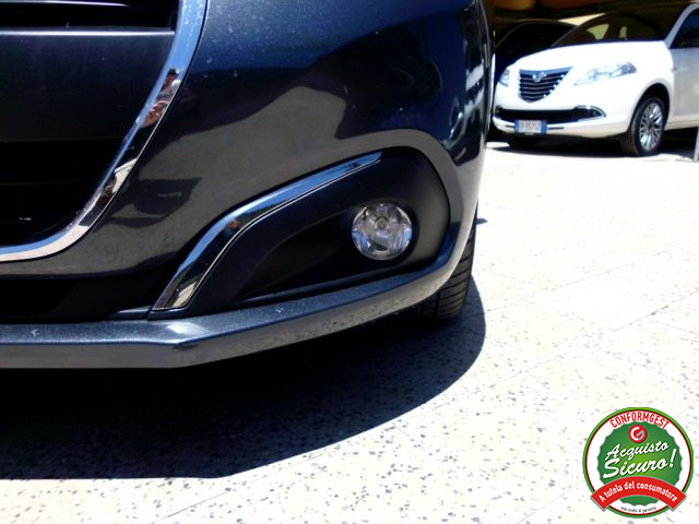 PEUGEOT 208 usata, con Airbag testa