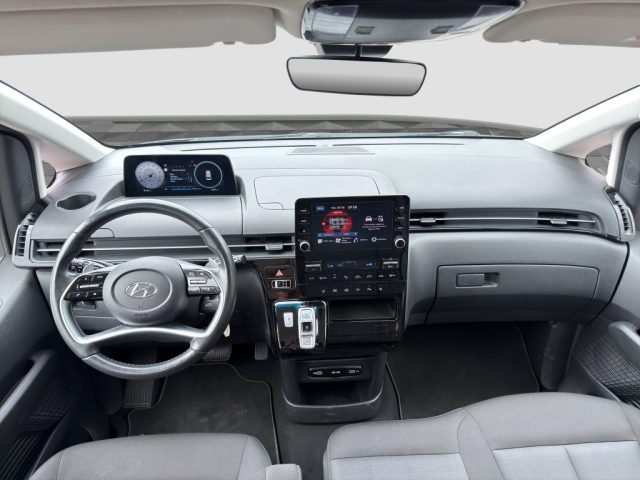 HYUNDAI Staria usata 12