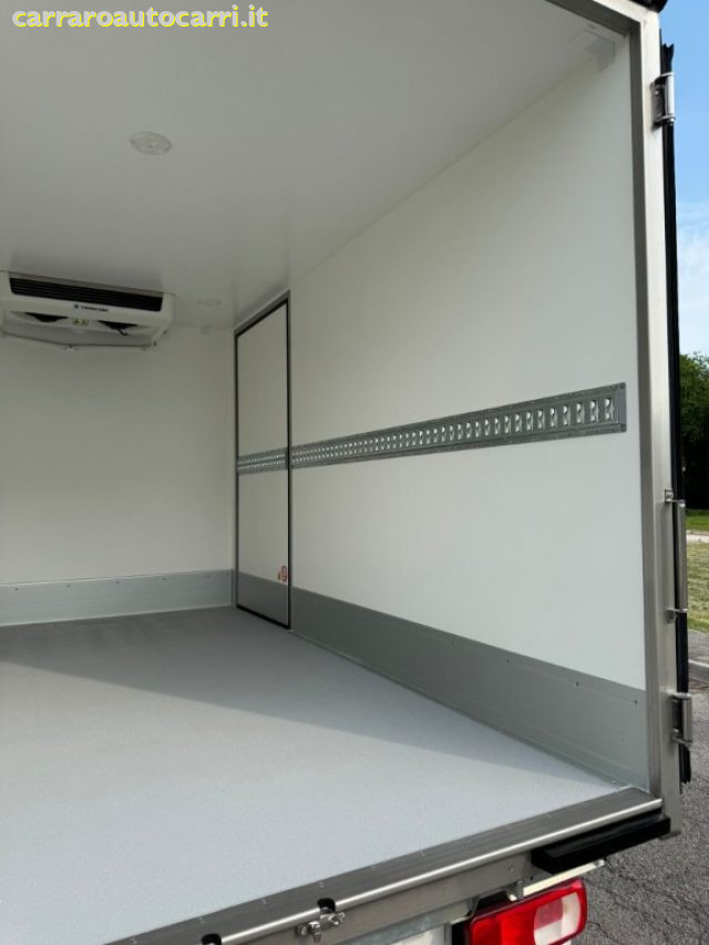 VOLKSWAGEN Crafter usata, con Autoradio