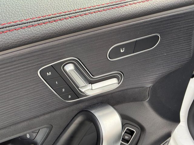 MERCEDES-BENZ CLA 200 usata, con Autoradio digitale